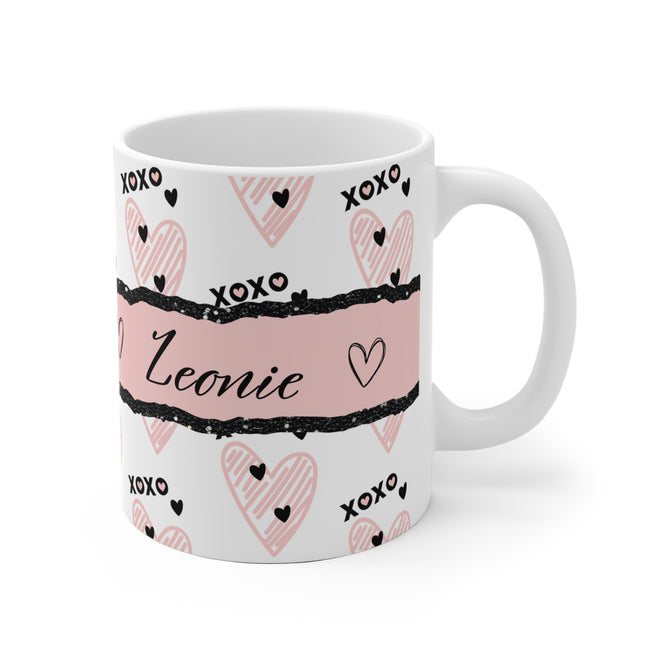 Personalisierbare Tasse – XOXO Herz-Design in Rosa & Schwarz – Mit Wunsch-Namen – Keramik