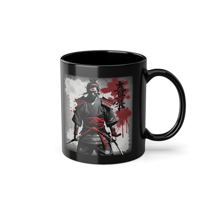 Schwarze Kaffeetasse mit einem imposanten Samurai-Design. Ein Krieger in traditioneller Samurai-Rüstung, mit Katanas in den Händen und einem dramatischen, roten und grauen Hintergrund. Japanisches Schriftzeichen-Design fügt dem Bild eine authentische Note hinzu. Ideal für Fans von Samurai-Kultur und japanischer Kunst.