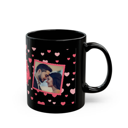 Romantische schwarze Valentinstag-Tasse – mit 2 persönlichen Fotos gestaltbar – "I Love You"-Design