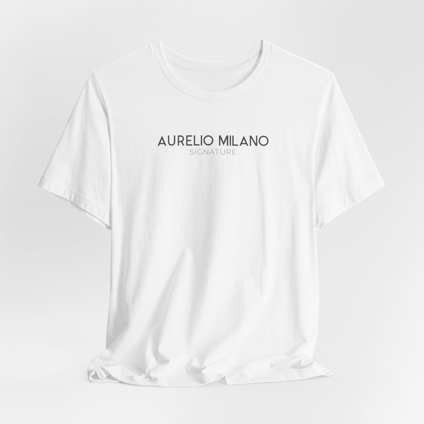 Aurelio Milano Signature - Exklusives Unisex T-Shirt aus 100% Airlume Baumwolle